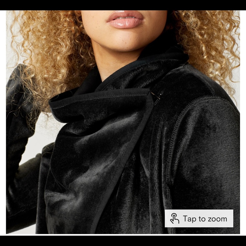 Foxy jacket made out of luxe fur fleece with a draped collar and side pockets. - Picture 3 of 4